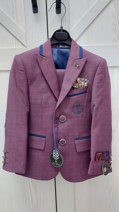 Стильный костюм для мальчика