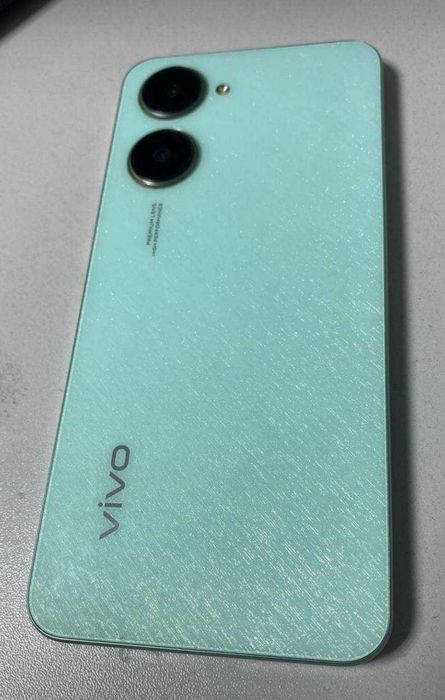 Продам смартфон Vivo Y03, 128 гб