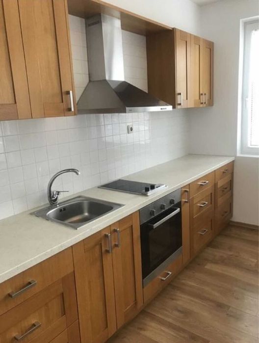 Дава се под наем Тристаен апартамент в Пловдив, Гагарин - 95 кв.м за 339 € - Снимка #1