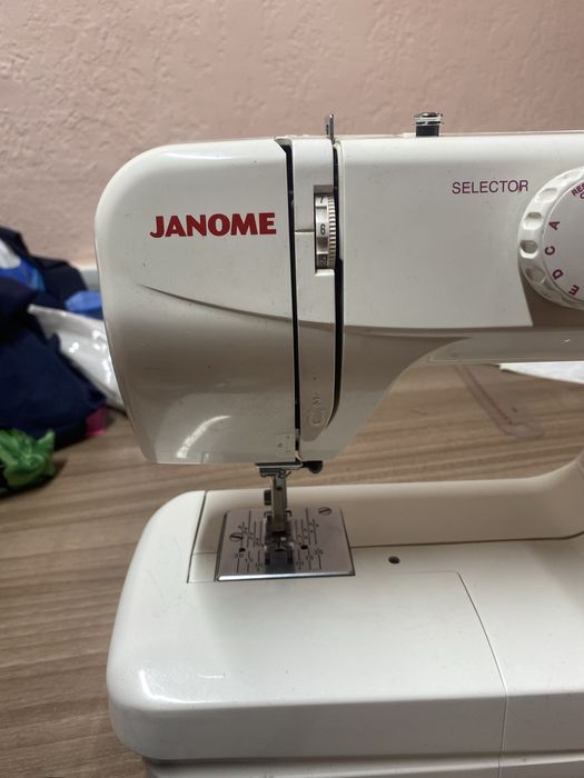 Швейная машина Janome V 25