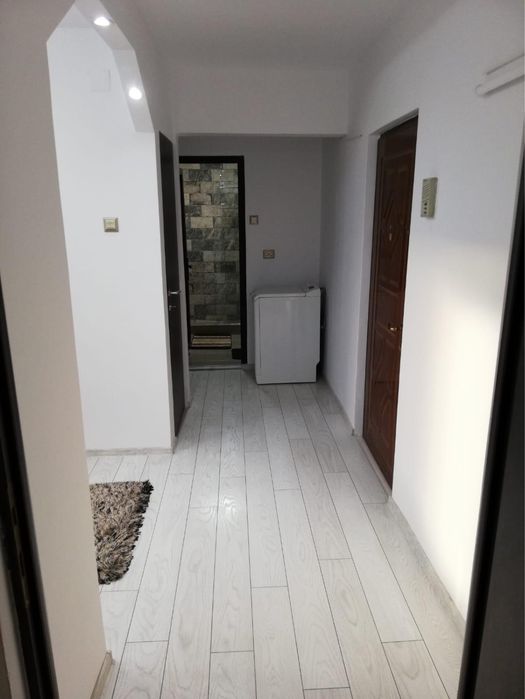 Inchiriez apartament 2 camere