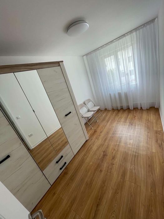 Ofer spre inchiriere apartament 3 camere, Valenii de Munte ! Pentru mai multe detalii privat.