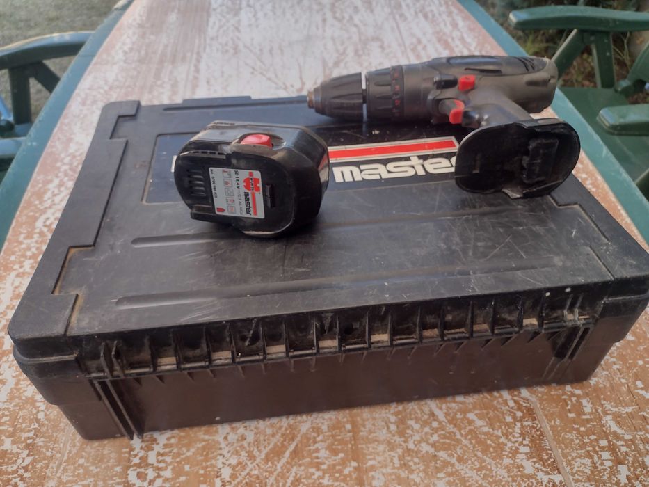 Rotopercutor WURTH , acumulator si incarcator