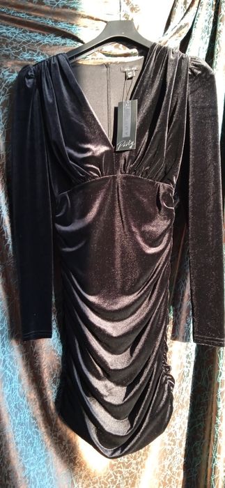 Дамска черна рокля плюш - нова с етикет