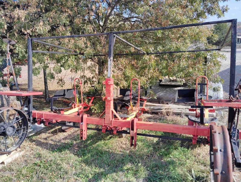 Разсадо-посадъчна машина за тютюн, лавандула и др.