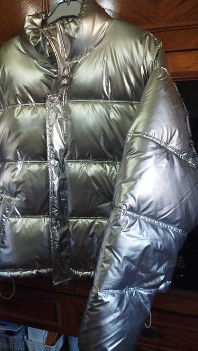 Vand geaca baieti de la Zara marimea 42