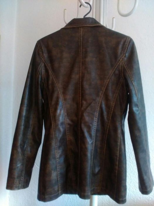 Дамско кожено яке