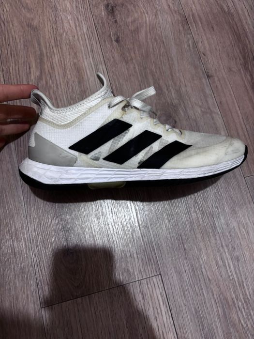 Теннисные кроссовки adidas