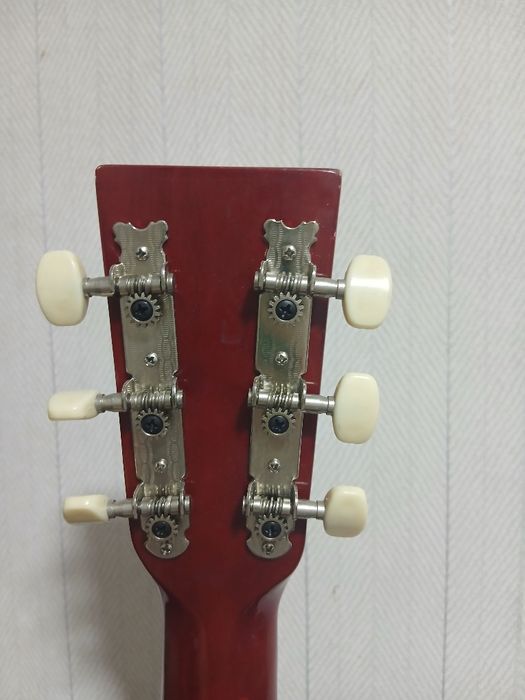 Продам гитару срочно