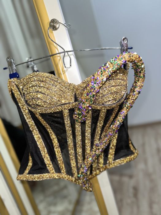 Corset din pietre marimea XS/S   Pret 500 de lei