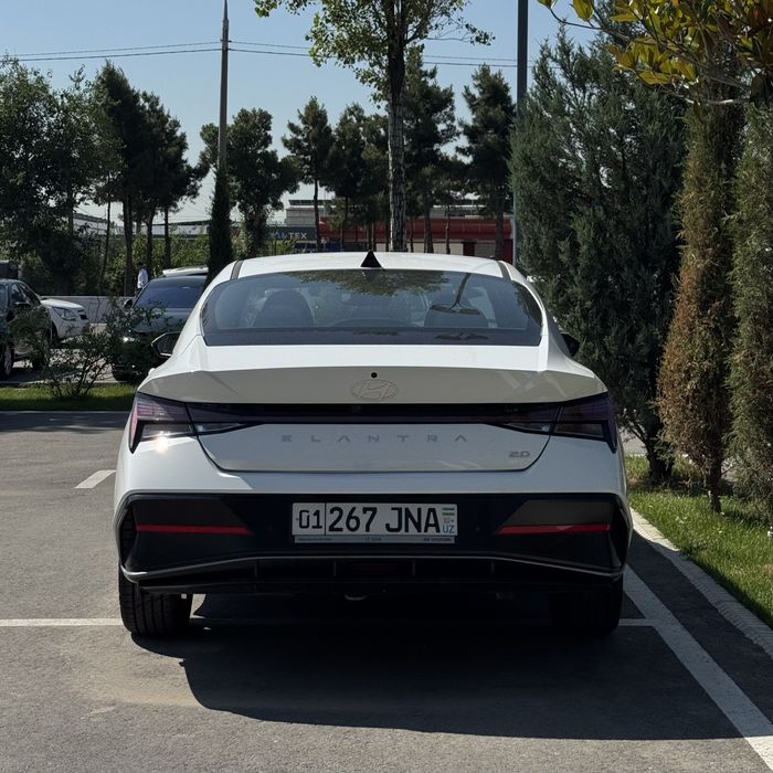 Hyundai Elantra 2025 Luxe 2.0