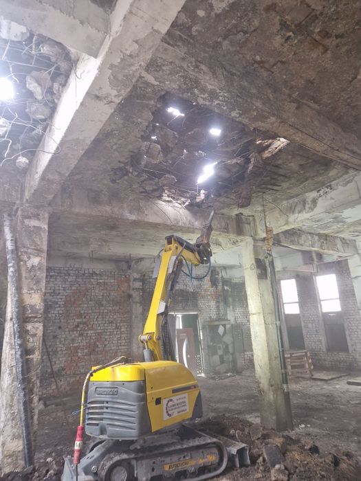 Taiat beton carotat găurit spart piconat demolari profesional