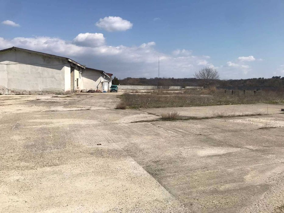 Индустриална база до АМ Тракия – халета 1000 м² + двор 7300 м² – ТИР достъп