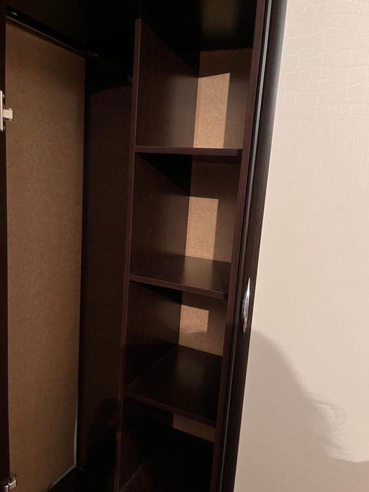 Продам угловой шкаф