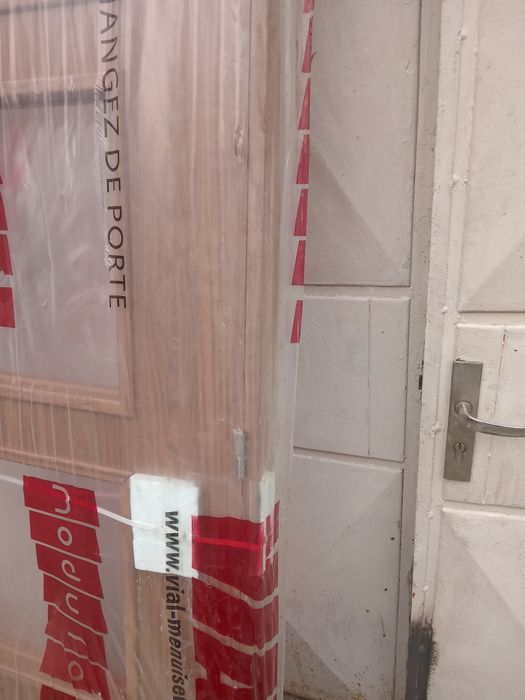 Интериорна врата с каса