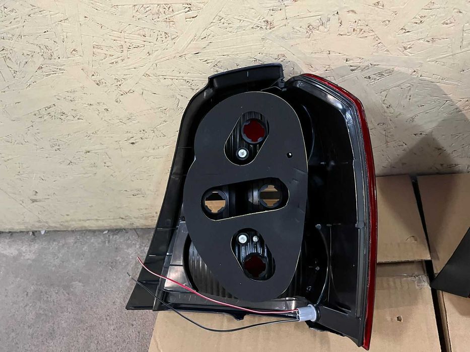 Фонарь Тойота Хайлендер 2000- / Toyota Highlander 2003