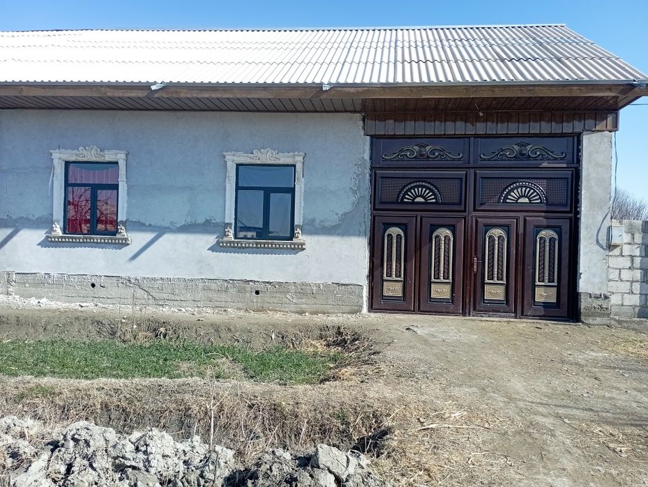 Hamma sharoitga uy sotiladi