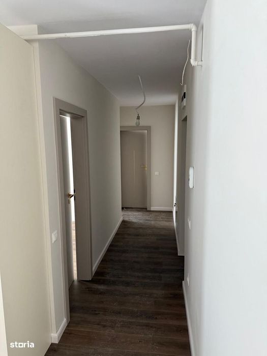 Apartament cu 3 camere,balcon, complet mobilat si utilat