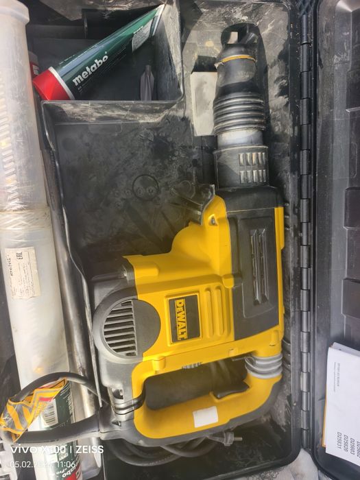 Продам перфоратор  DeWalt  d25601 qs