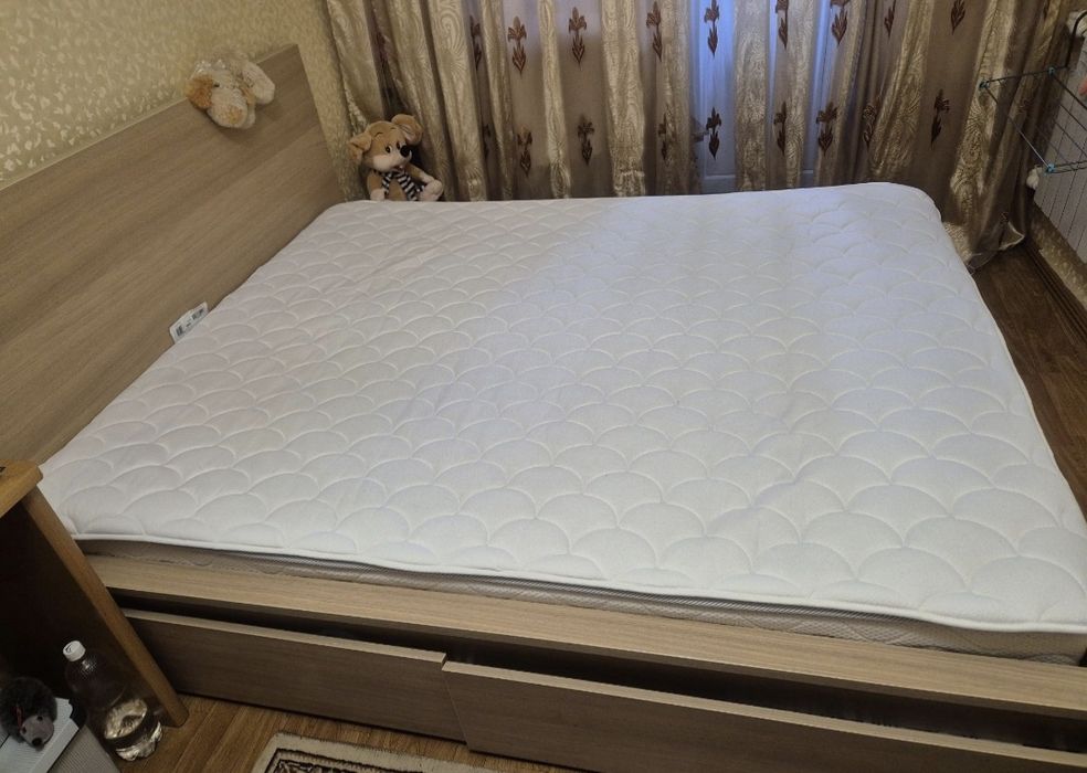 Кровать двуспальная