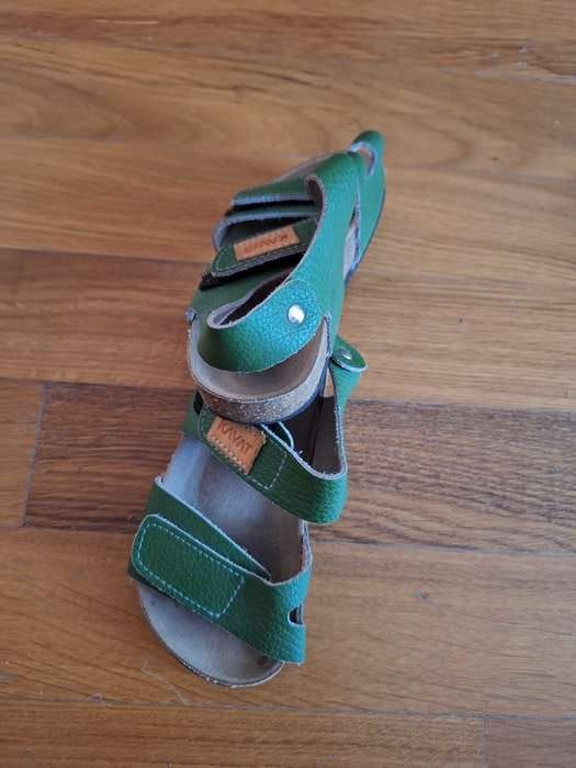 Vând sandale copii 24-25 piele