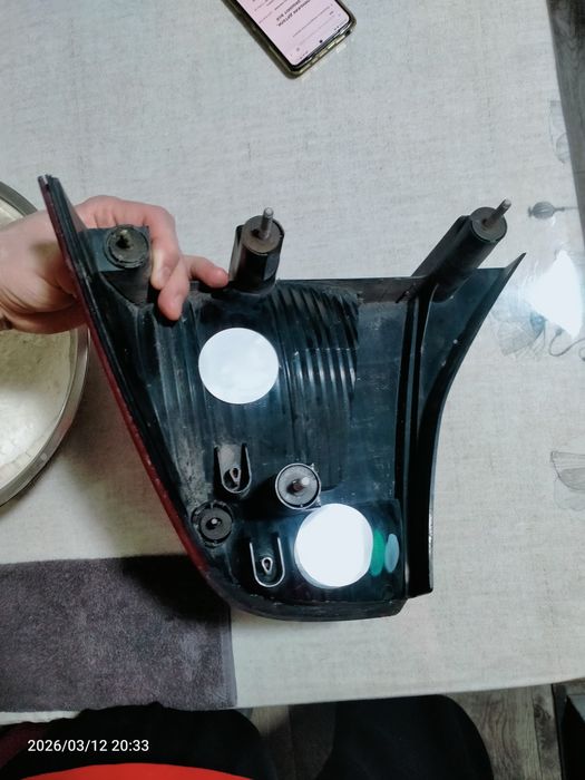 Задний габарит фонарь на Ford Focus