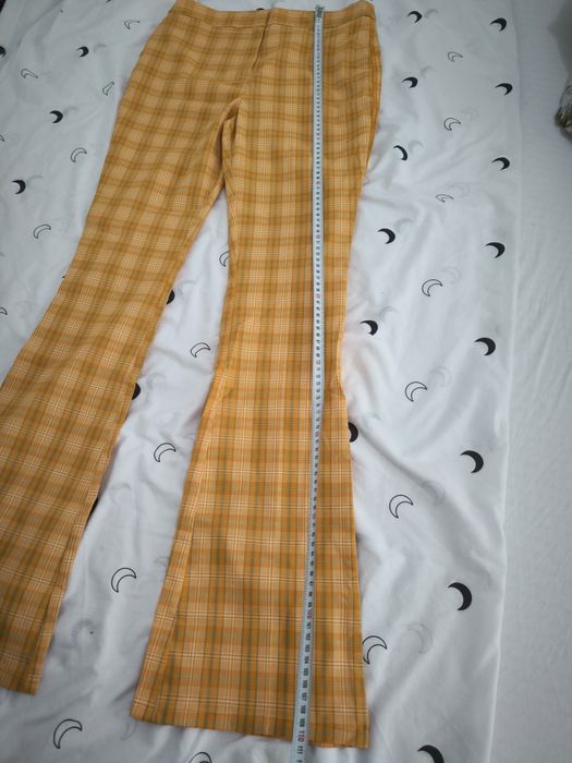 Set din două piese cu pantaloni evazați,tare frumos