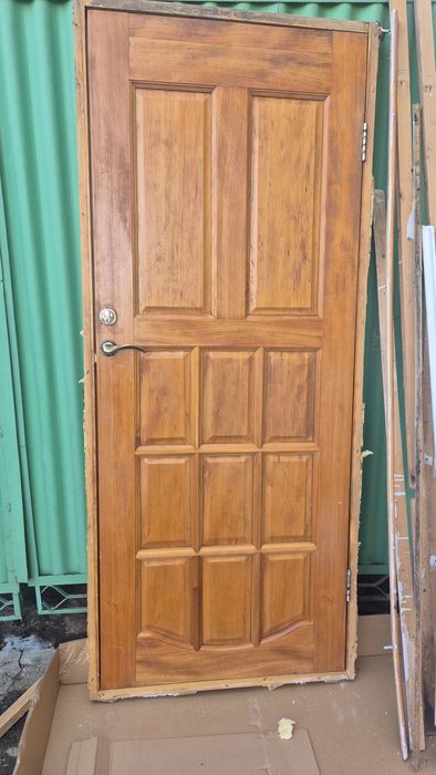 Продам деревянные межкомнатные двери