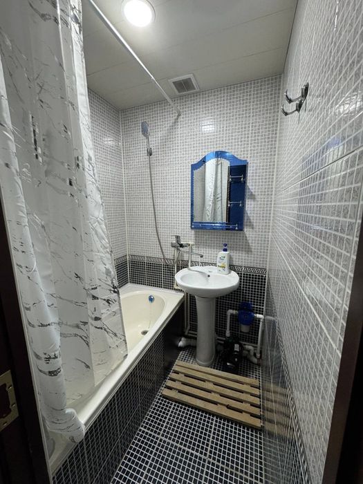 5-мкр.да жойлашган 2 хонали квартира ижарага берилади ОИЛАГА узок мудд