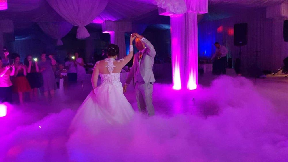 Vând rochie de mireasa .