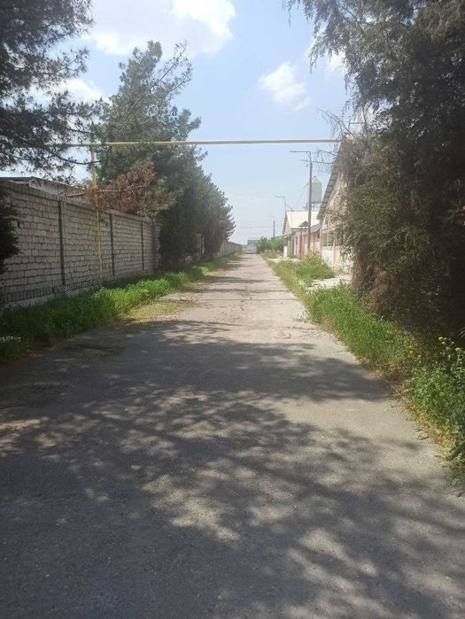 ХХХ продаётся склад  2,3 гектар 1,5 км от Food city