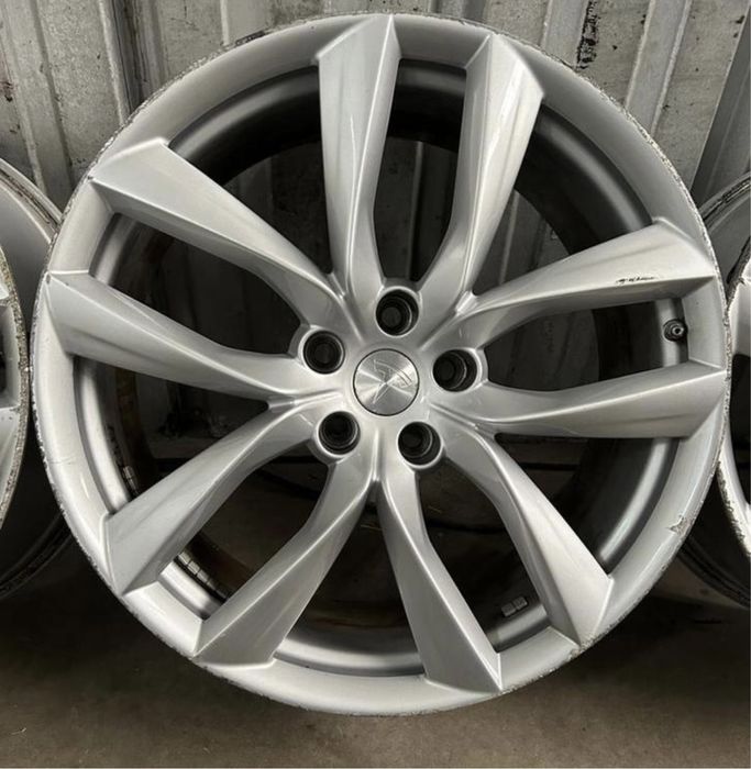 Tesla джанти 21 цола оригинални със сензори