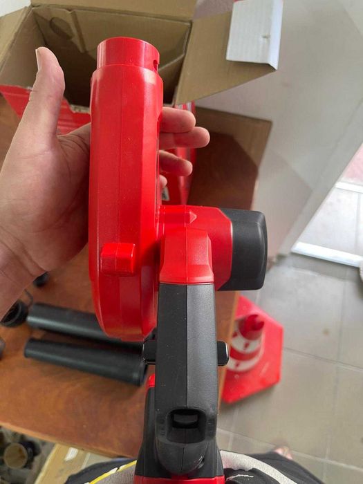 Suflanta compacta Milwaukee M18 BBL-0, viteza aer 42.8 km/h, lungime 375mm, fara acumulator, 4933446216