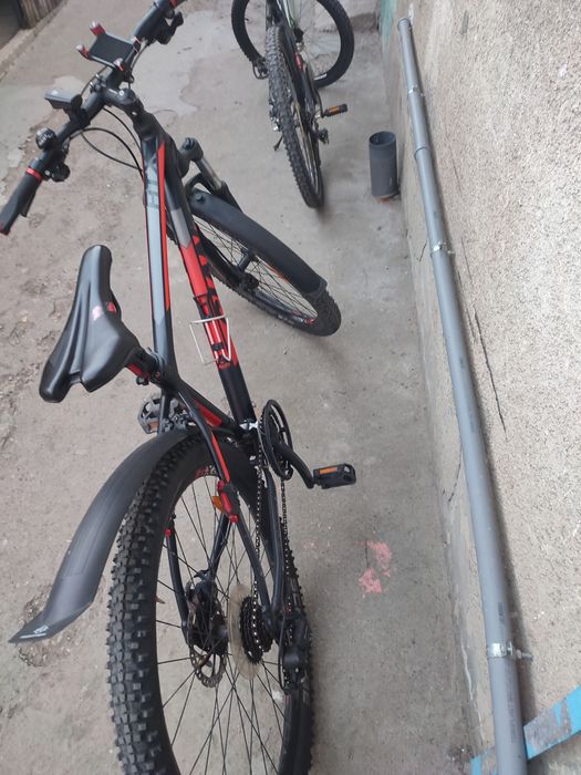 Vând asu schimb cu un telefon