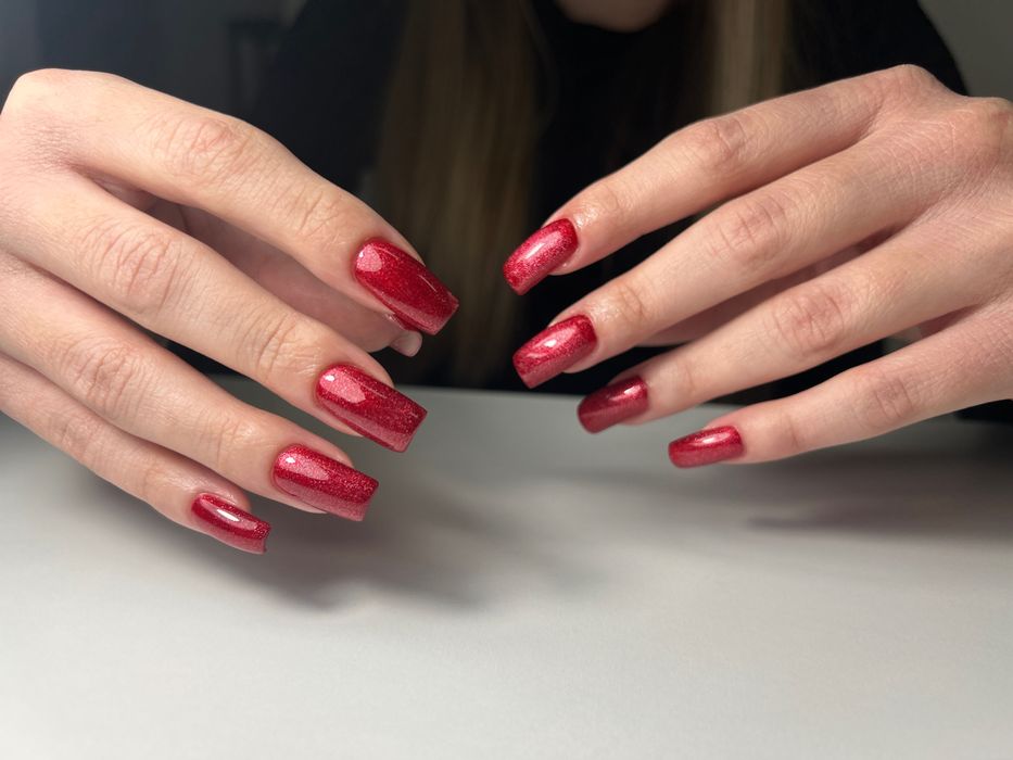 Маникюр и педикюр