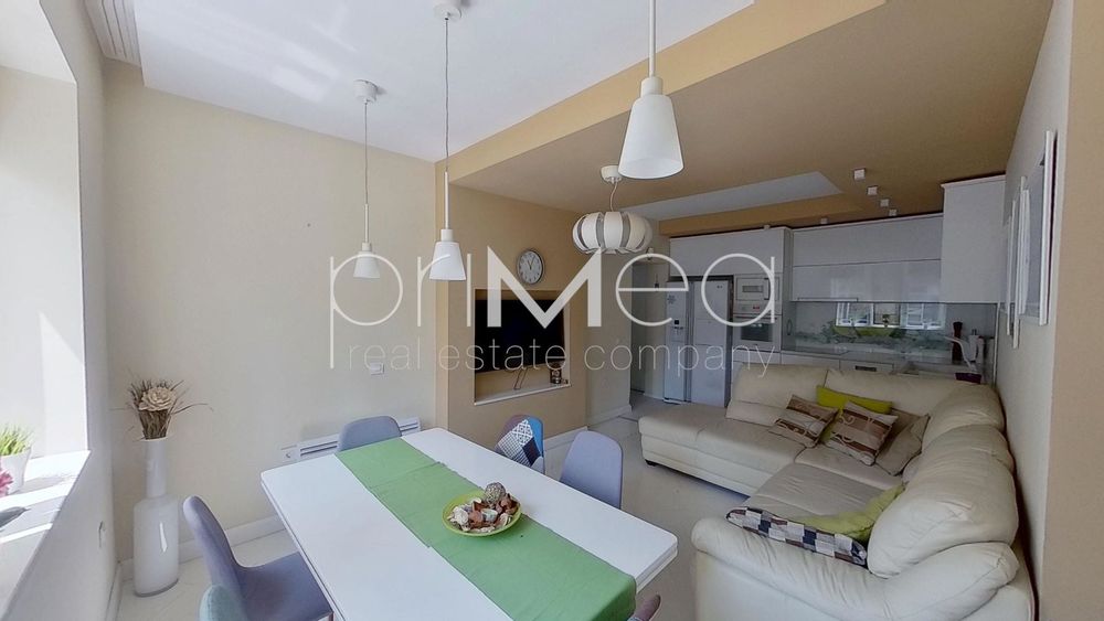 Продава се Тристаен апартамент в Бургас, Център - 74 кв.м за 3041 €/кв.м - Снимка #2