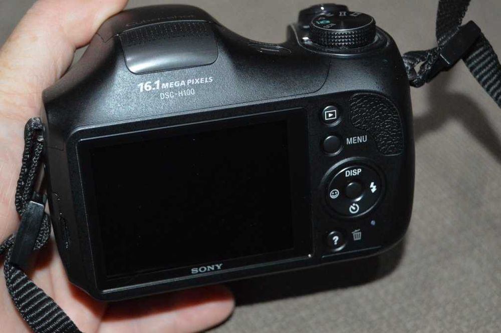 Aparat Foto Sony Cyber-shot DSC-H100 – 16.1 MP, Zoom Optic 21x, Stabilizare Optică, În stare perfectă