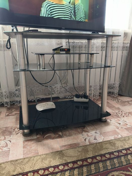 Тумба под ТВ стекло