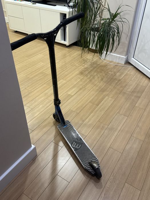 продам трюковой самокат longway