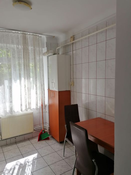 Apartament 2 camere de închiriat