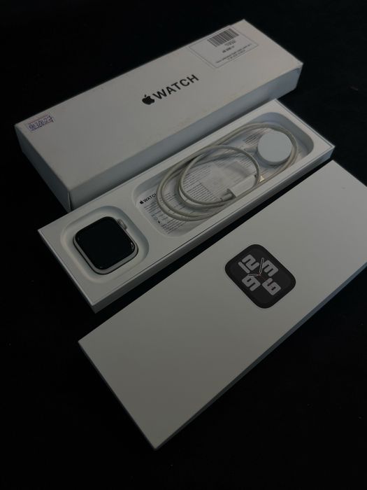 Apple watch se 41 mm 100%• baitime •0.0.12