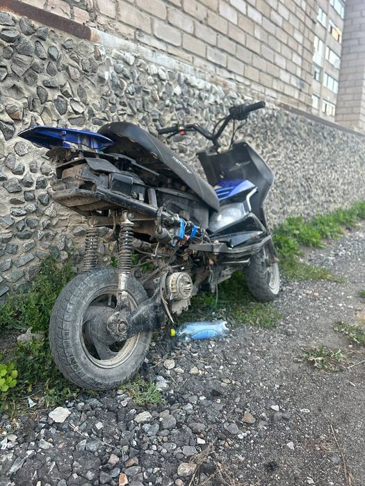 Продам Скутер 80 кубов