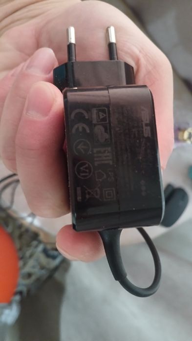 Продам laptop Asus E210MA