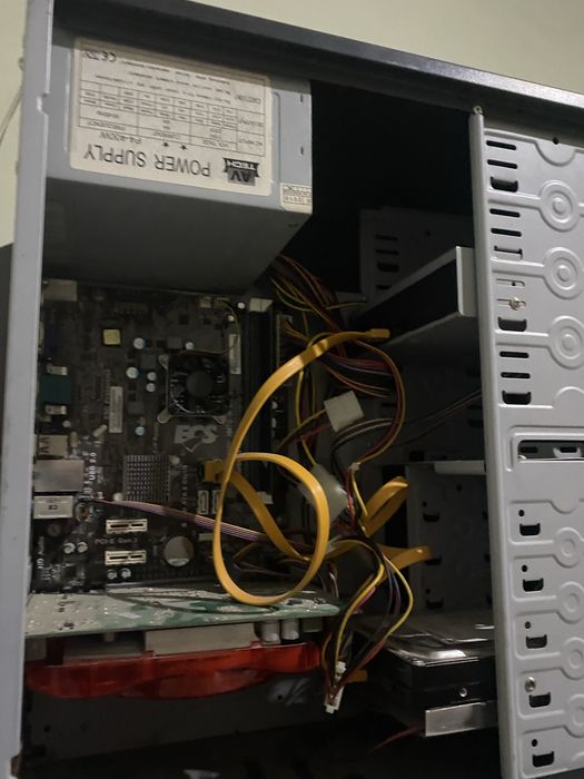 Komputer sotiladii ayol kishi ishlatgan