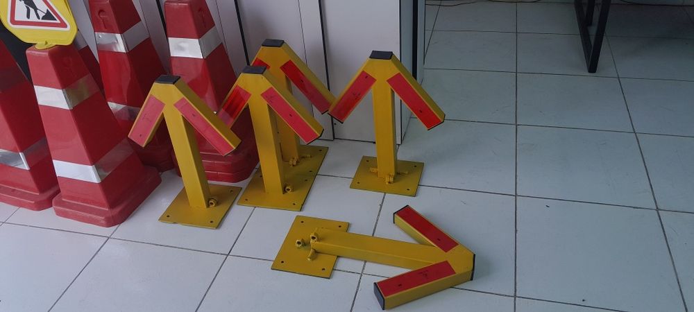 Лижашие полицейские