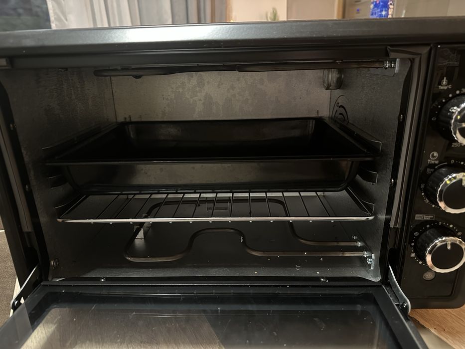 Cuptor electric cu sistem de termocirculare