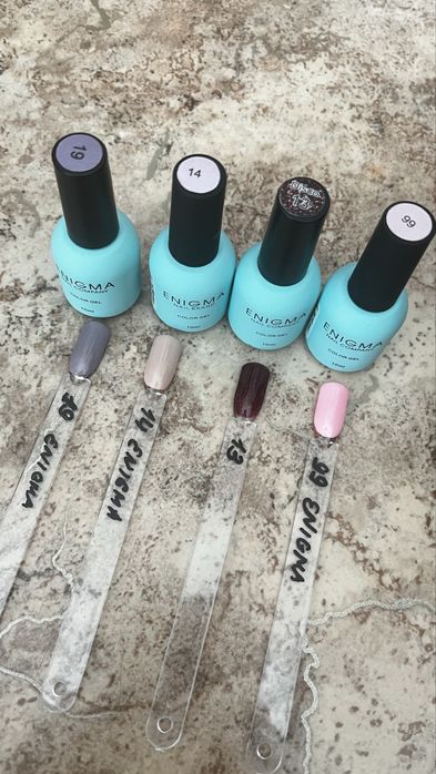 Продам лаки разные