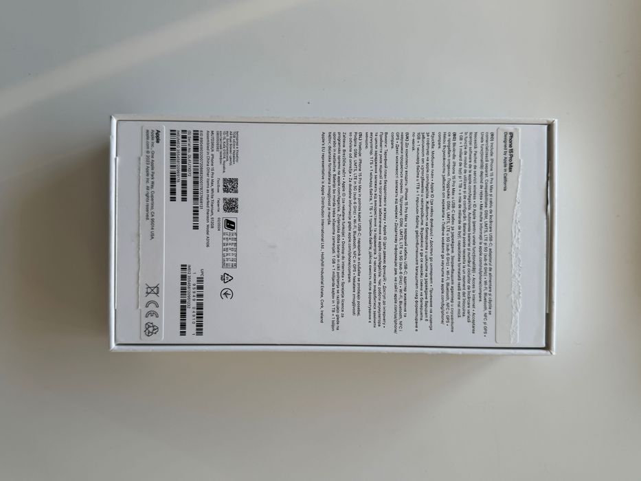 iPhone 15 pro MAX 512GB white titanium