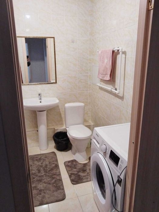 Двух комнатная на Плазе 10000