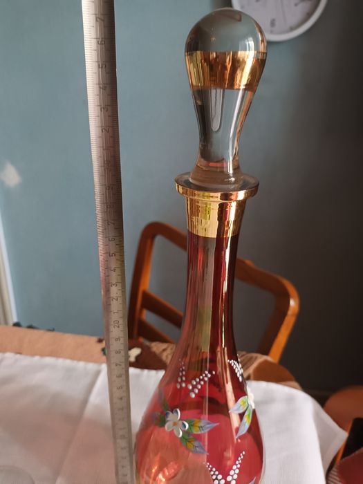 Pahare și decantor rubin pictat